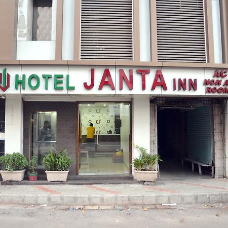 Hotel Janta Inn Surat Exterior photo